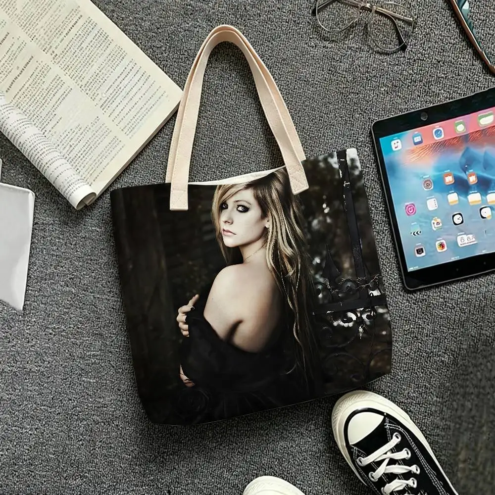 Singer Punk A-Avril Lavigne, Tragetasche aus Leinenmischgewebe, Baumwolle-Polyester, wiederverwendbar, umweltfreundlich, Handtasche, Aufbewahrung, Einkaufstasche, für den täglichen Gebrauch. – Detail 11