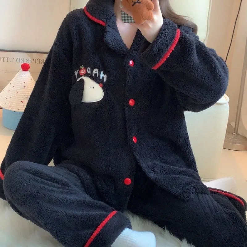 

Cute Snoopy coral velvet pajamas for women autumn and winter new thickened velvet home clothes warm suit birthday gift wholesale