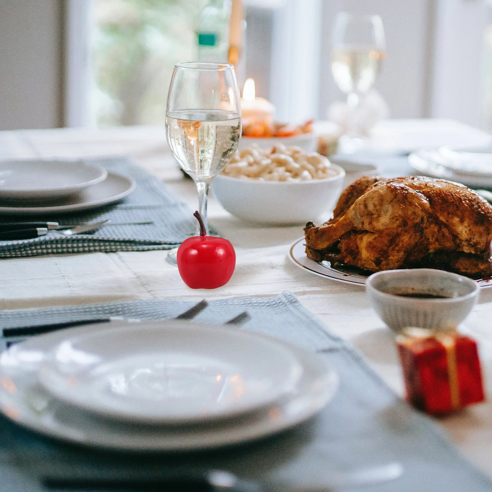 

20pcs Artificial Red Mini Ornaments Christmas Table Decorations Lifelike Fruit Props for Dinner Decor Yardenfun Foam