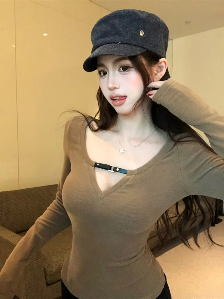 

Slim Fit Long Sleeve V-Neck T-Shirt Hong Kong Style Retro Sexy Thinming Base Shirt Knitted mid Waist Design Breathable Summer...