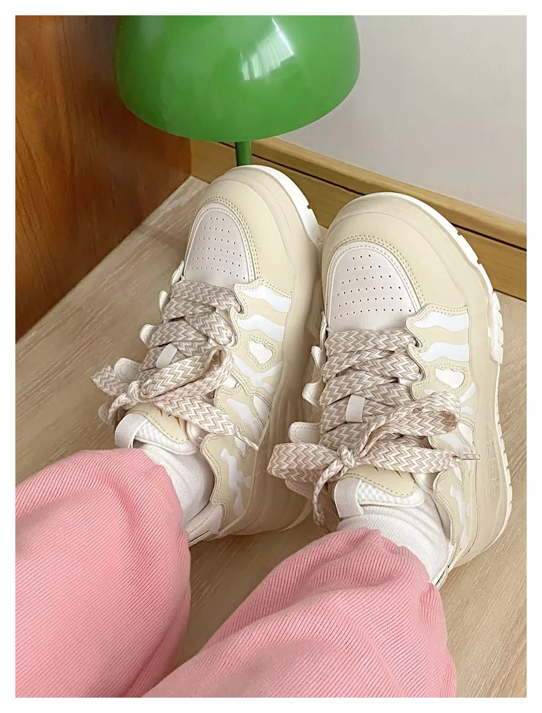 2024 Ins Trendy Customized Thick Sole Retro Women's Sports Shoes Mixed Colors Lacing Comfortable Top Women's Casual Shoes 24-165