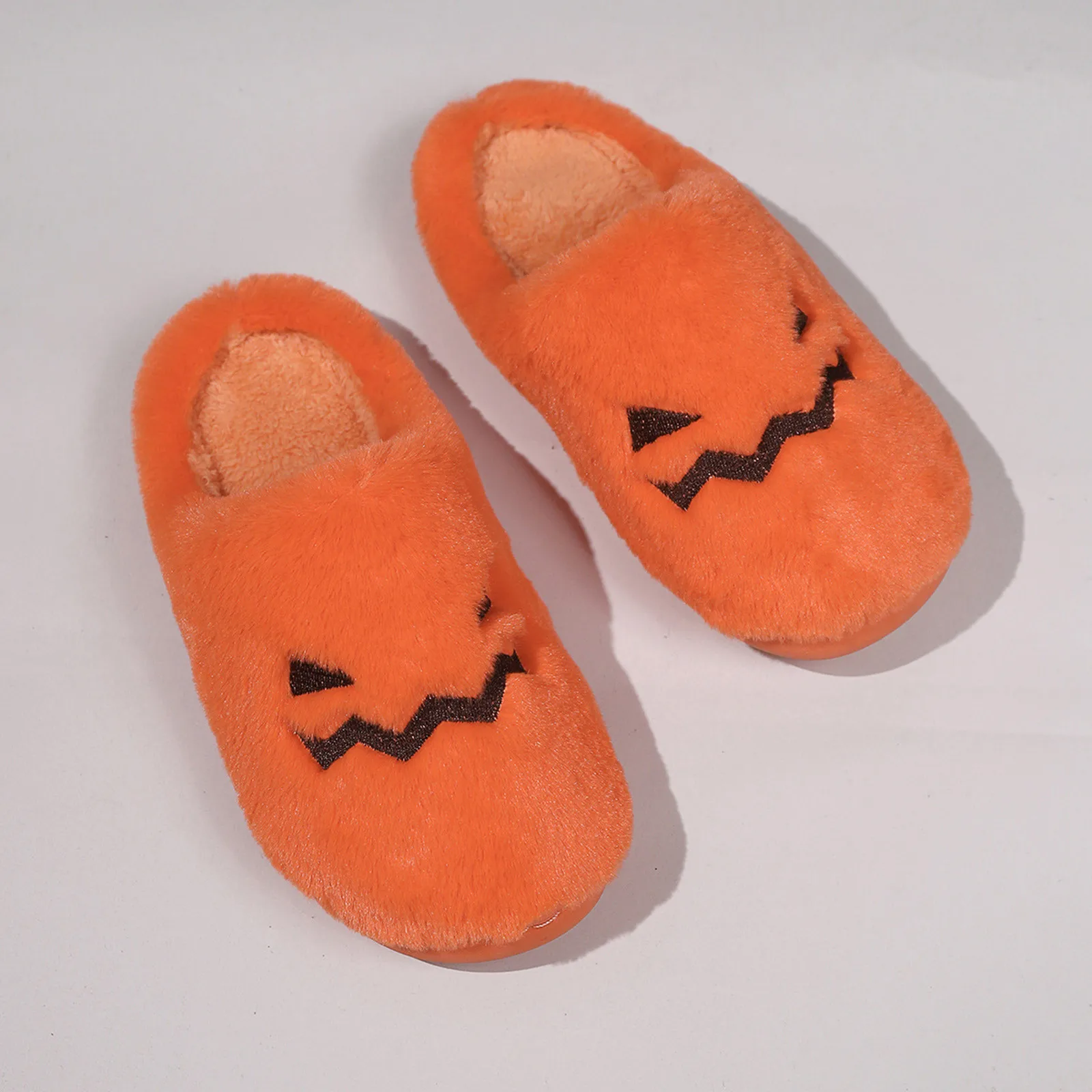 Prezenty na Halloween śliczne Halloweenowe kapcie z dyni Ciepłe zimowe kapcie bawełniane Ghost Slipper Shoes Antypoślizgowe miękkie pluszowe kapcie