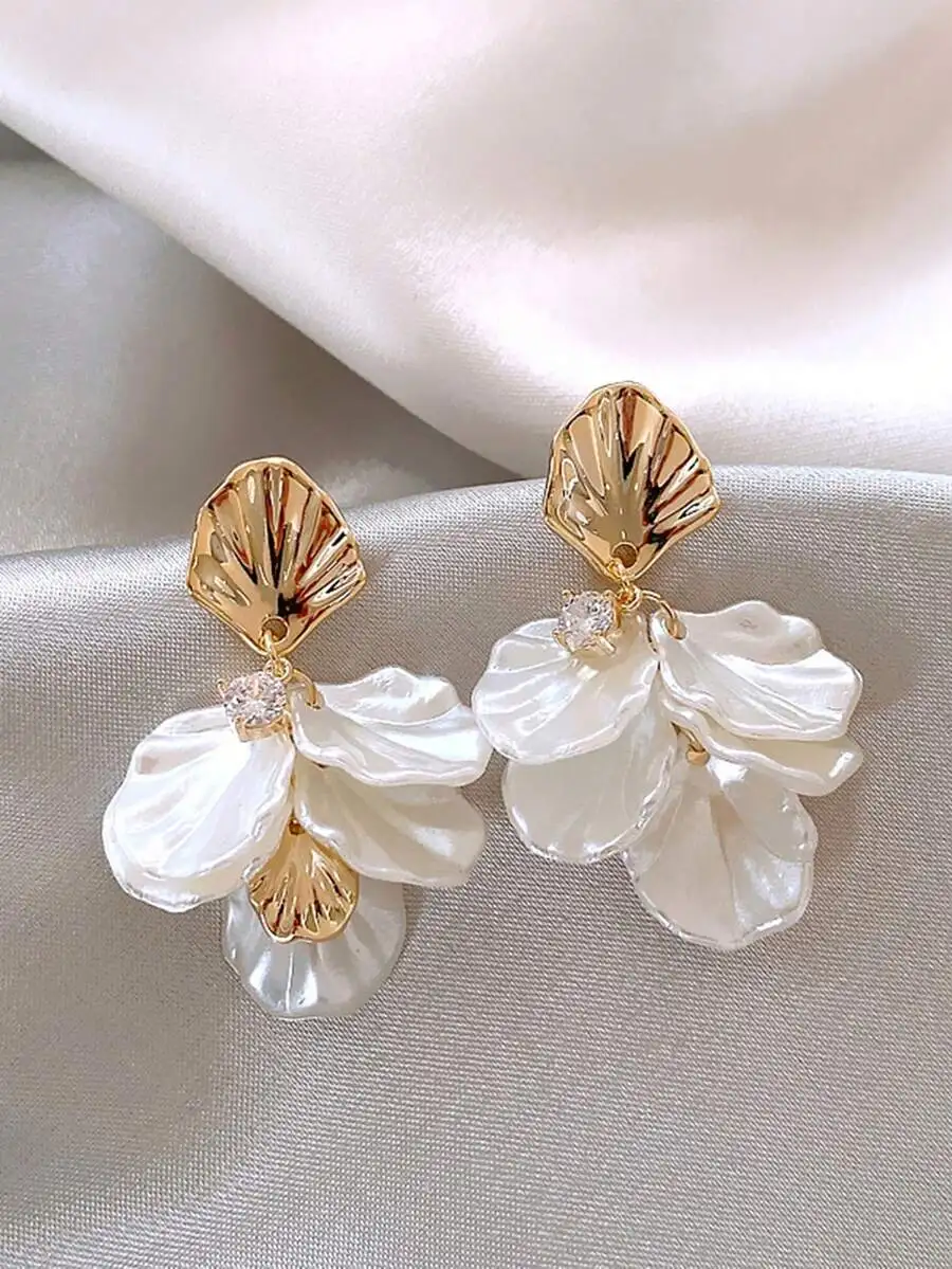 2pcs White Flower Petals Dangle Earrings Boho Vacation Style Holiday Ear Ornaments Female Gift Valentines,Mom,Mother,Mother's Da