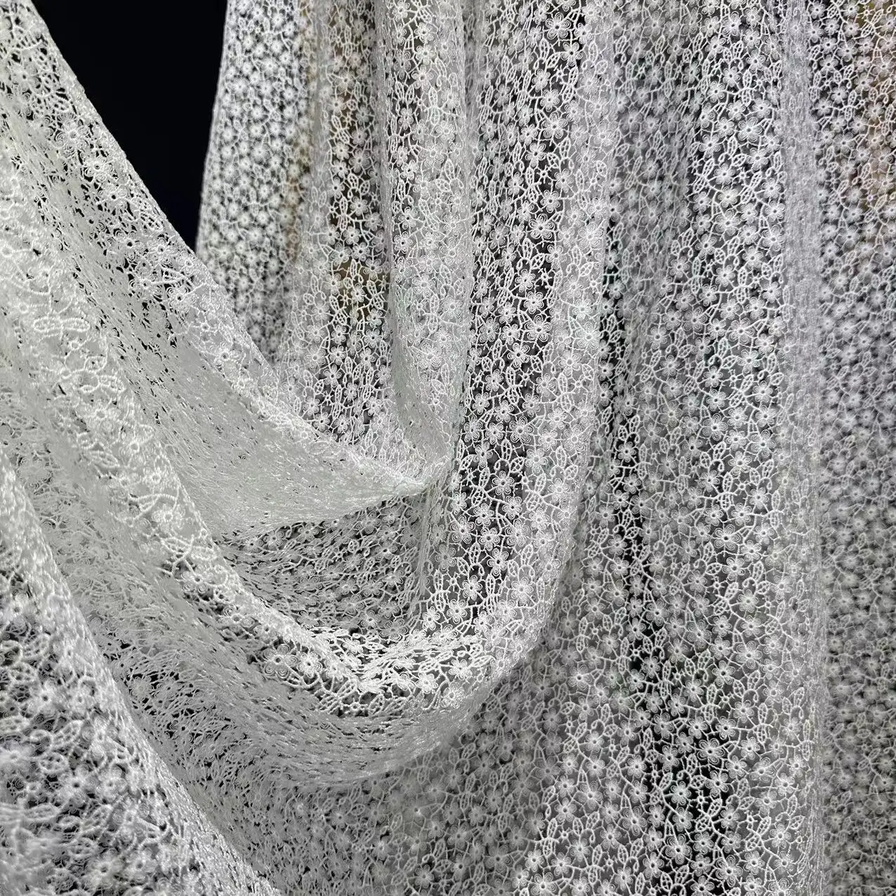 New Water Soluble Fine Embroidery Lace Cloth High Definition Wedding Dress Embroidered Fabric