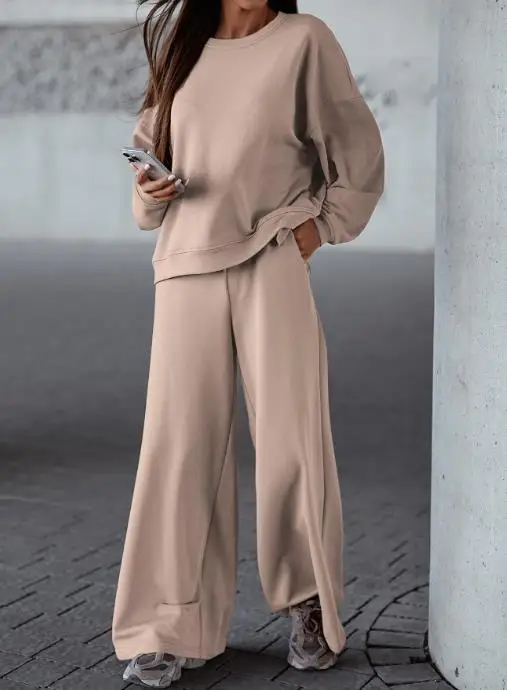

2025 autumn and winter new fashion leisure vacation style long sleeved T-shirt straight leg pants set women's clothing