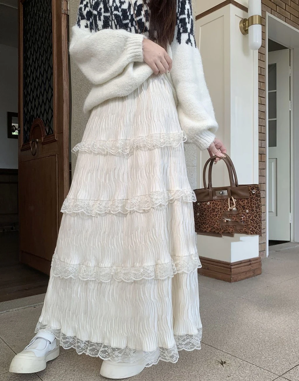 2026 Autumn Winter Women's Beige Tiered Lace Maxi Skirt High Waist Ruffled Long Skirt Elastic Waist Flowy Midi Skirt Casual Part