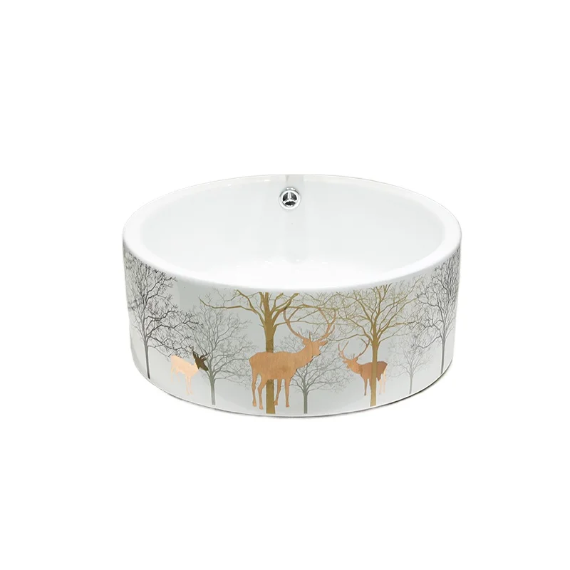 

*Простая керамическая раковина, умывальник сверху, бытовая ванная комната, балкон, удобная ручная стирка.