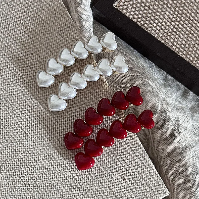 Design sense curved sweet red heart-shaped hair clip with a notch on the side versatile duckbill clip hair accessory new style