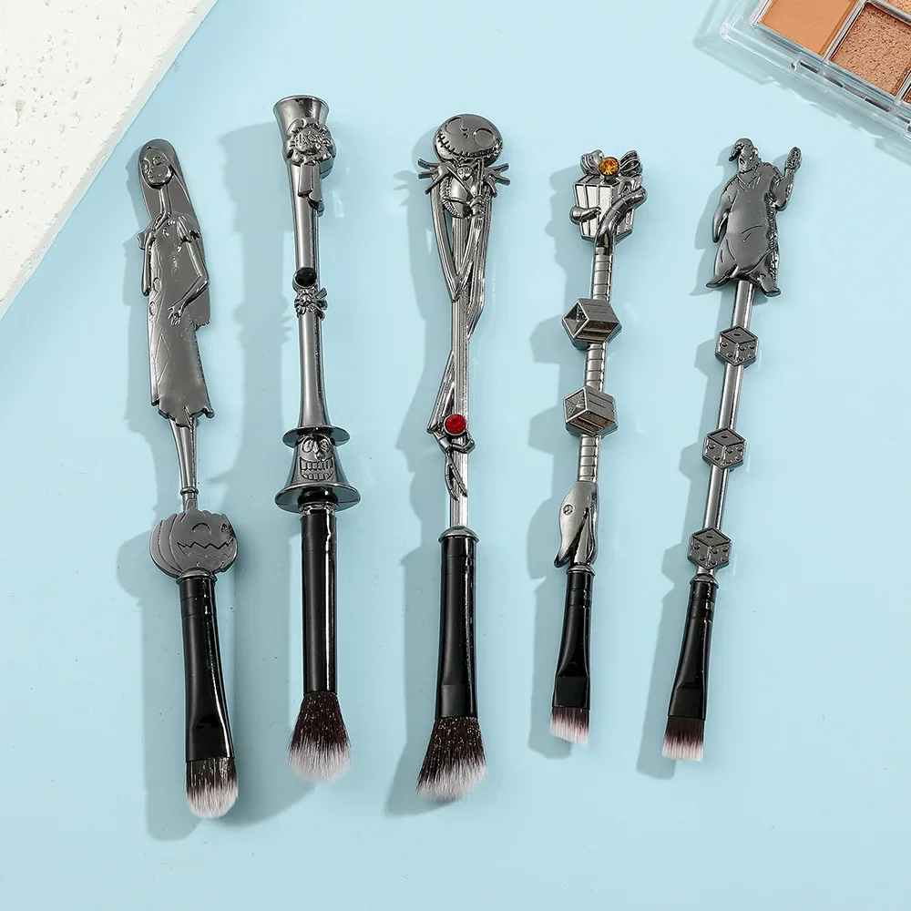 

Skull Makeup Brushes 5Pieces Sets Brushes Halloween Horror Creative Metal Eyeshadow Make Up Tool Kits Holiday Gifts