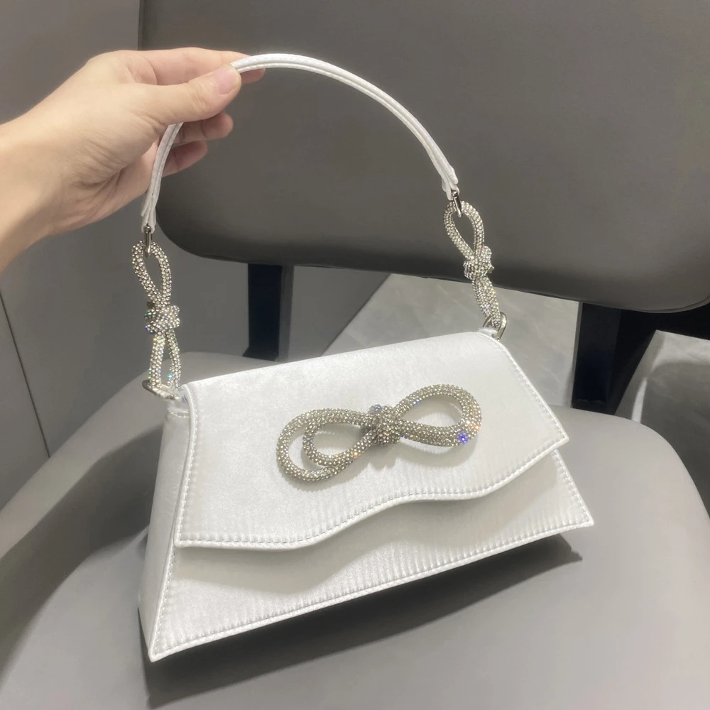 Luxury Women's Satin Fabric Clutch Purse Heart-Shaped Rhinestone Crystal Handbag Customizable Candy Canvas Makeup Evening Bag view 6