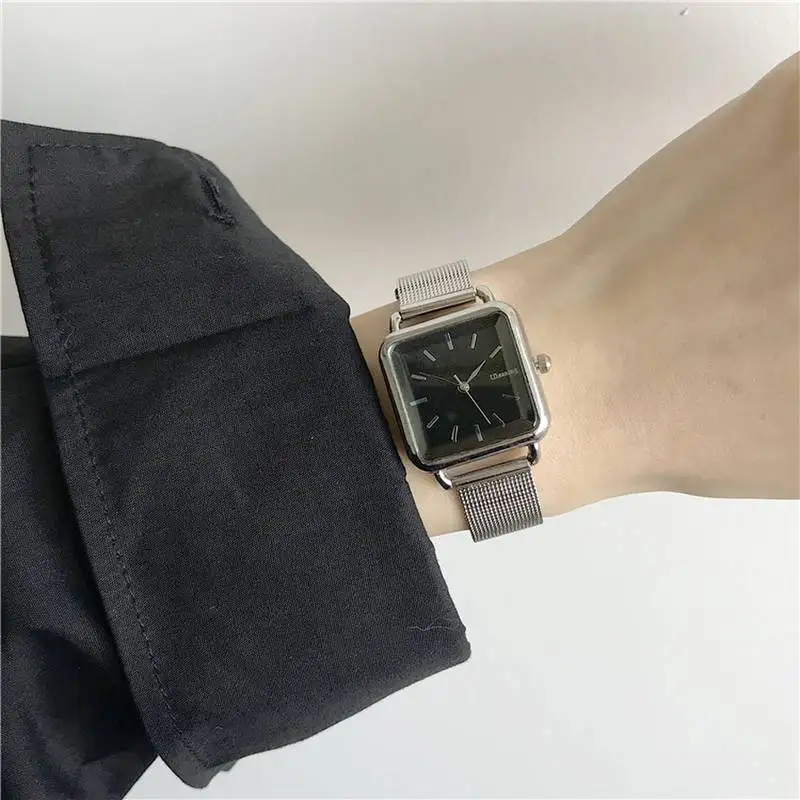 Fashion Retro Watches Classic Casual Quartz Dial Alloy Strap Band Square Clock Fashionable Wrist Watches for Women Gift