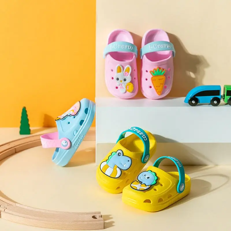 لطيف داخلي المضادة للتصادم الأطفال الصنادل الكرتون ثقب الطفل أحذية الأطفال النعال صبي فتاة الرضع عدم الانزلاق لينة القاع