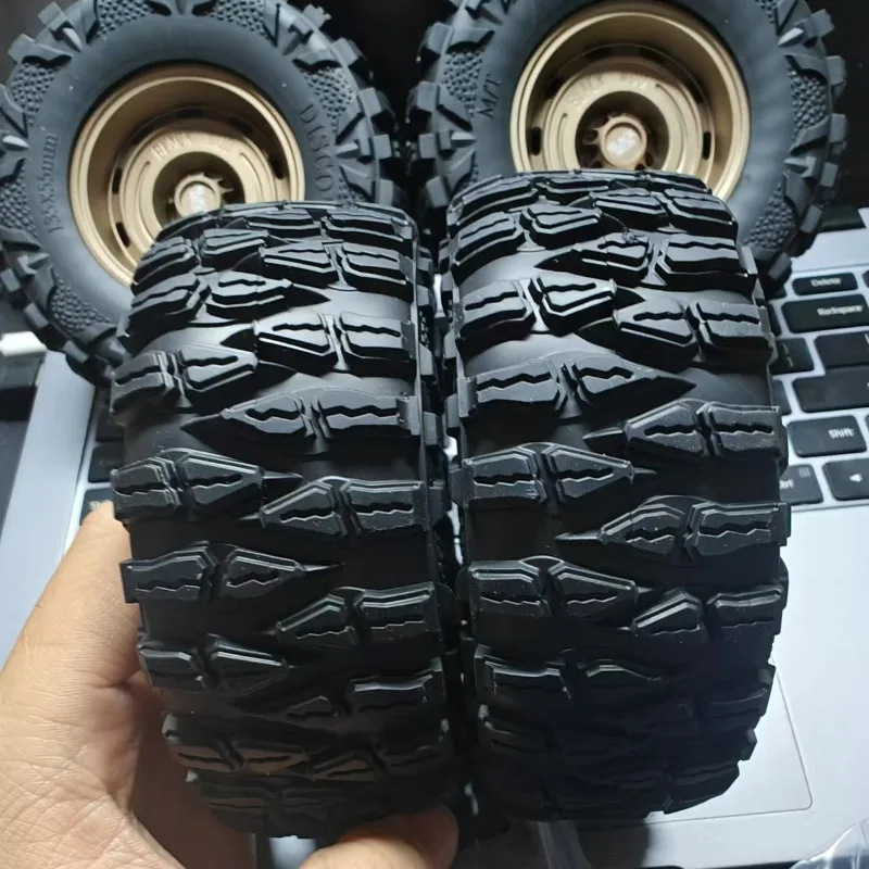 4PCS 2.6-inch Metal Wheel Hub Rubber Tires for 1/8 RC Crawler Car Mk07 Big Bison Mejiaxin H8H West Easy To Control 4083 4082 KM4