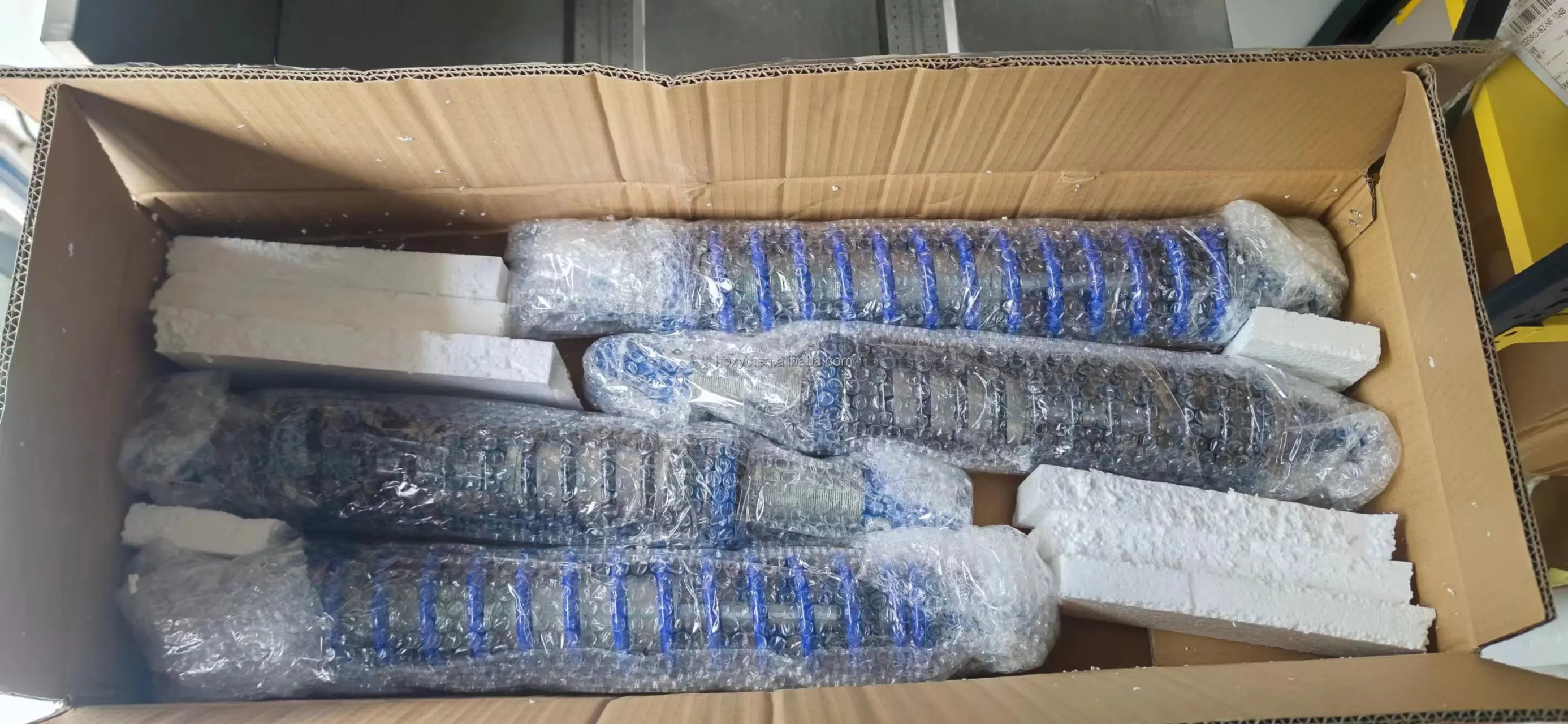 ชุดโช้คอัพปรับระดับได้สมรรถนะสูง สำหรับรถแข่งขับเคลื่อน 4 ล้อ แบบคอยล์โอเวอร์ ขนาด 2.5 นิ้ว ระยะยุบ/ระยะเคลื่อนที่ 16 นิ้ว ปรับได้ 10%