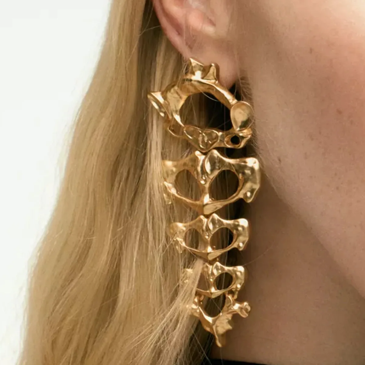 KshmirRetro trend exaggerated high-end design simple bone-shaped articulated daily wear earrings fashionable jewelry accessories
