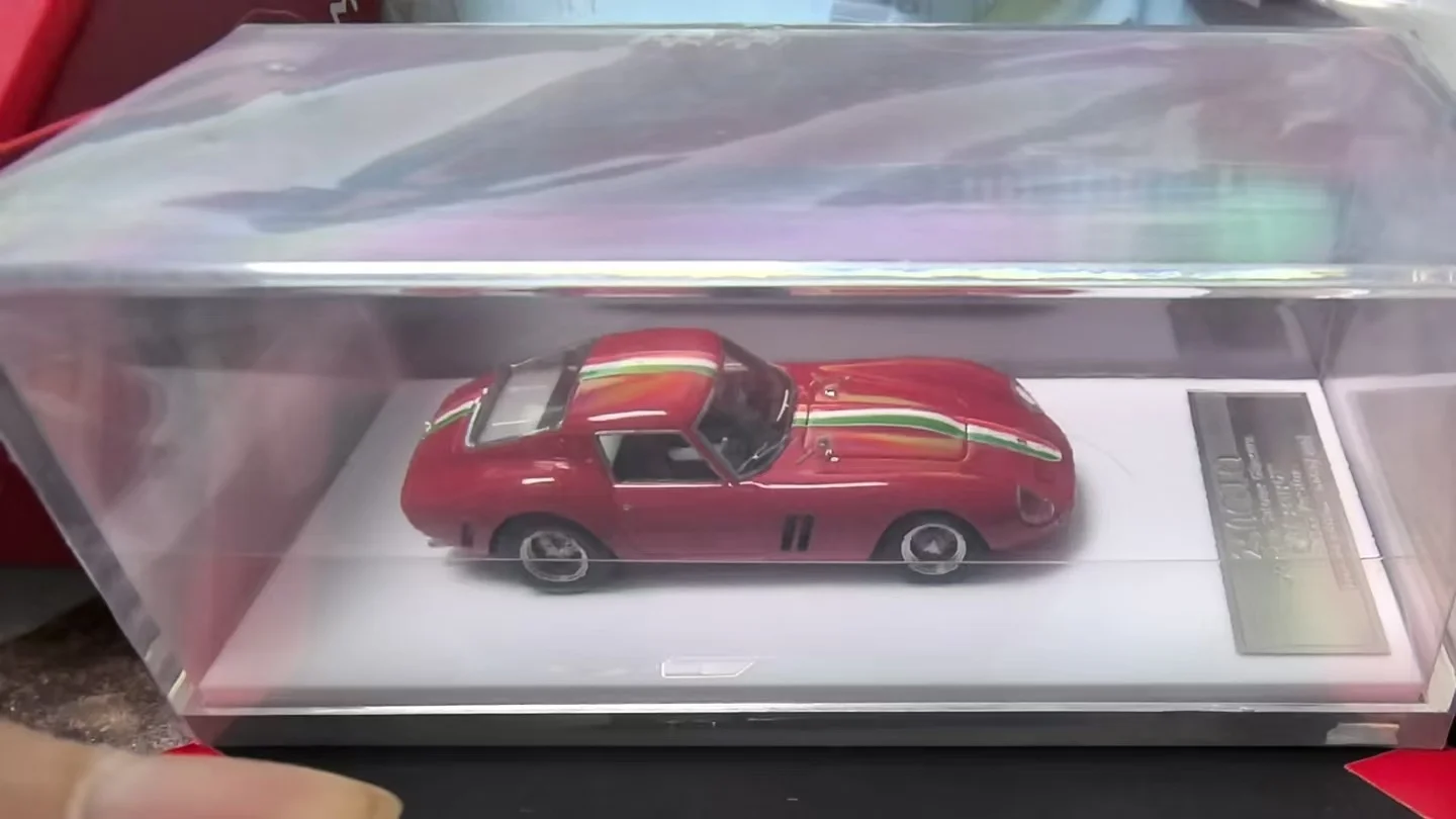 MY64 Limited edition 1:64 250GTO Classic running car logo red