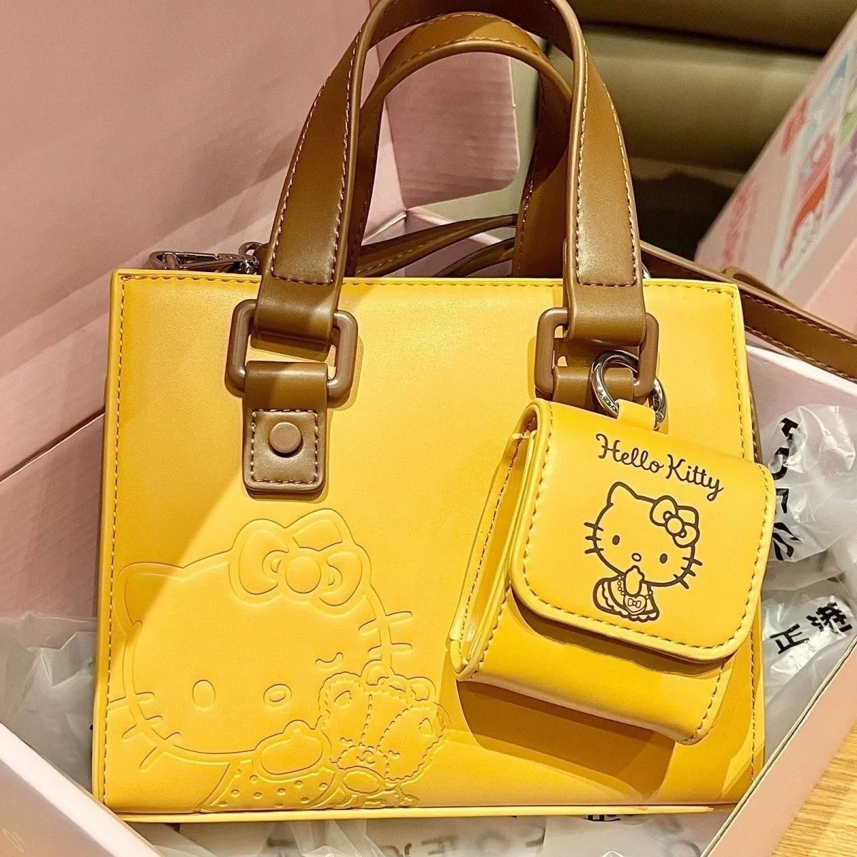 

Sanrio HelloKitty Shoulder Bag Handbag Handbag Crossbody Bag Large Capacity Plus Headphone Bag