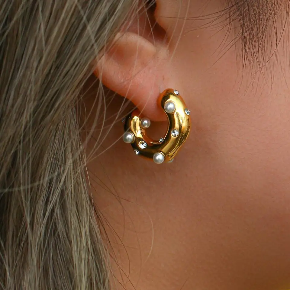 UILZ Shaped Hammer Shiny Zircon CC Shape Hoop Earrings For Women 18K Gold Plated Stainless Steel Circle Earrings Jewelry image 4