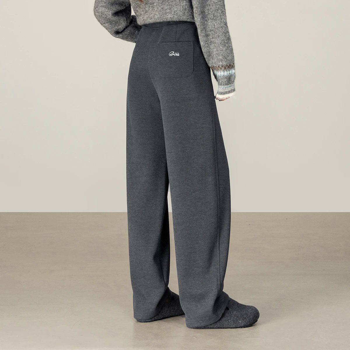 SENTUBILA Women's Long Pants Drawstring Elastic Waist Trousers 2026 Autumn Winter Solid Simple Commute Knitted Pant 154K59399