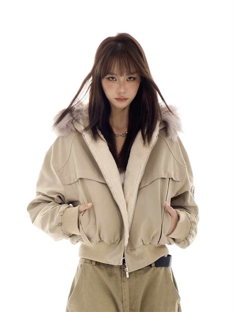 

Street Style Thickened Casual Hooded Cotton Jacket Women's Winter Short Coat Loose Workwear with Fur Collar Zipper Closure Pu...