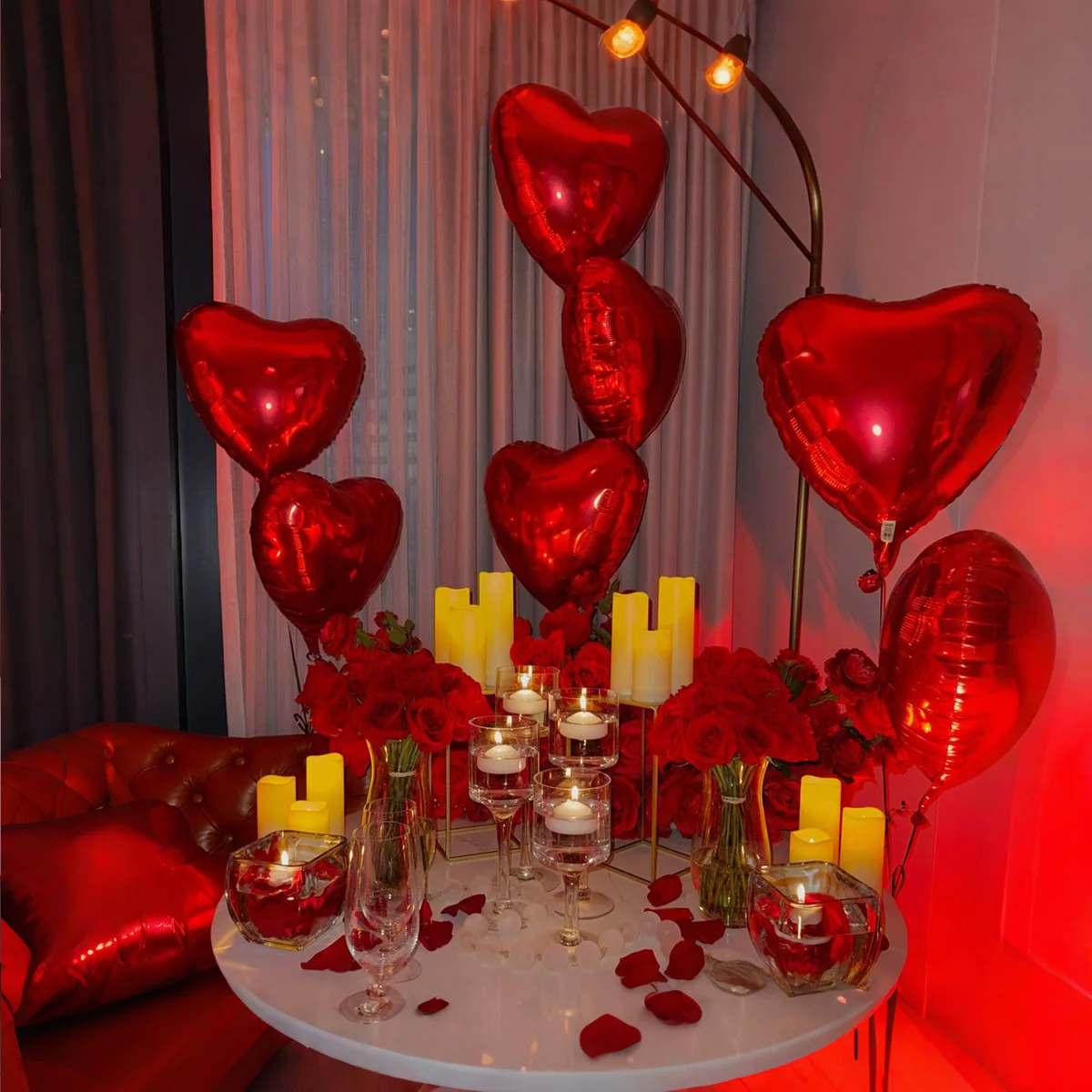 Happy Anniversary Dekoration, roter Herzballon, Happy Anniversary Banner, Rosenblätter, Hochzeit, Valentinstag-Romantik – Detail 5