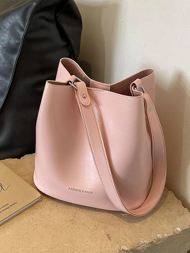 Fashionable Women Commuting Bucket Bag Summer Popular Pu Leather Shoulder Pack Trendy Solid Female Crossbody Bag