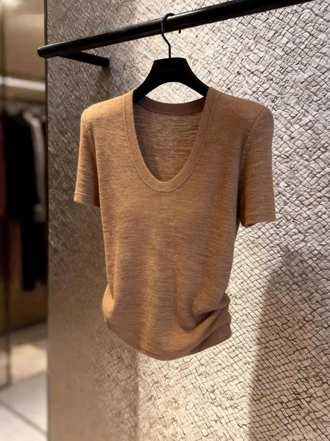 

Slimming V-Neck Short Sleeve Commute Style Women's T-Shirt Casual Versatile Korean Loose Fit Summer Fashion Simple Design