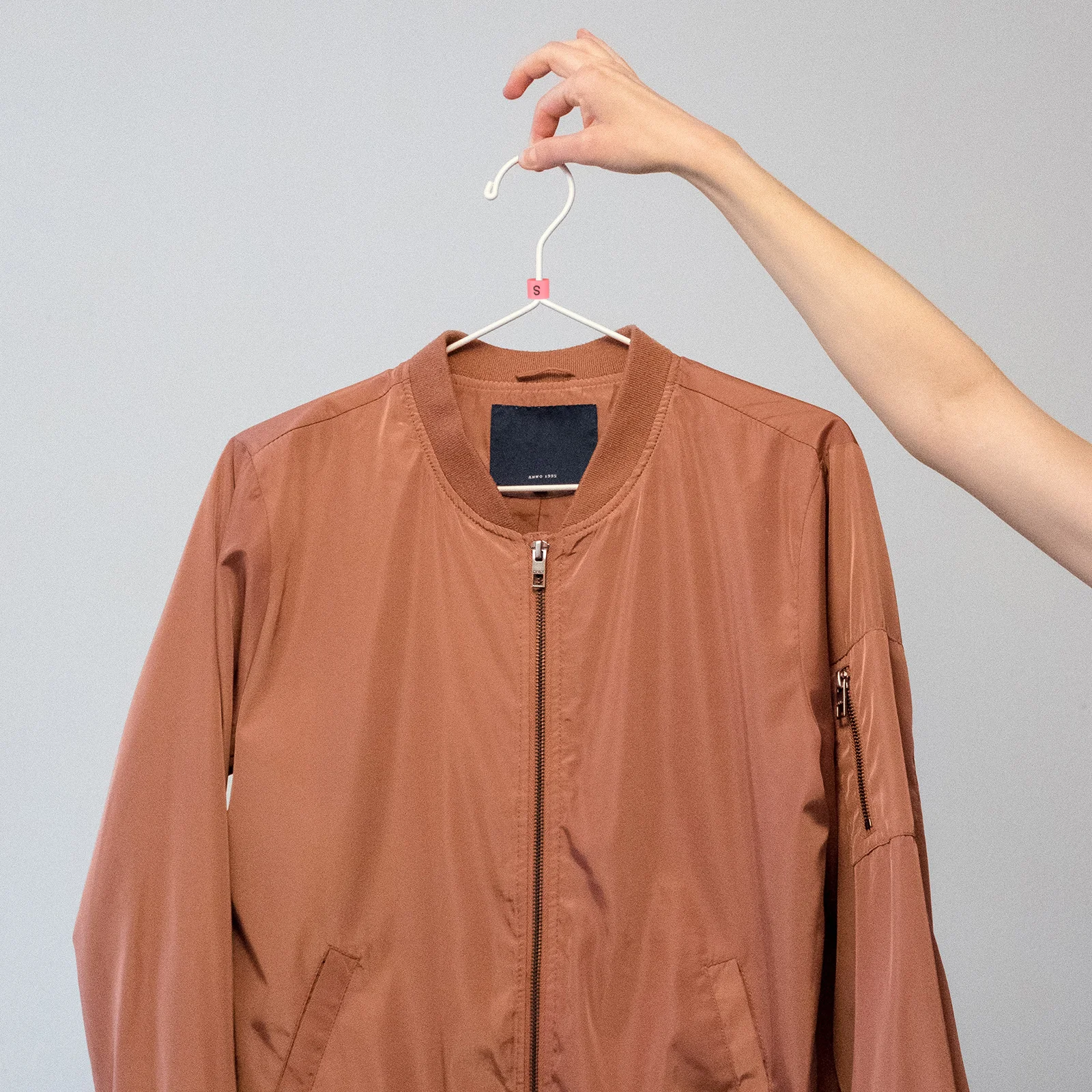 

450Pcs Size Garment Markers Plastic Hanger Tags Color-Coded Clips High-Quality Construction for Long-Lasting Clothing Management