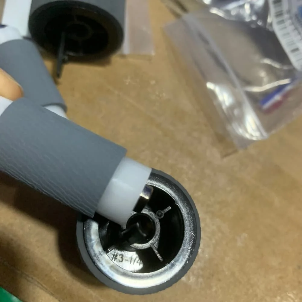 

JC90-01032A JC90-01107A JC93-00310A JC73-00340A Pickup Separation Roller for Samsung M3320 M3325 M3370 M3375 M3820 M3825 M3826