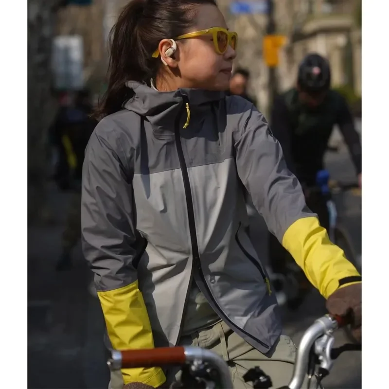 Unisex Outdoor Hooded Hardshell Jacket - 3-Proof Colorblock Windbreaker Coat for Spring & Summer Adventures