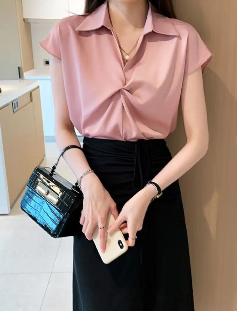 Women\'s Satin Blouse 2024 Summer New V-neck Short-sleeved Solid Color Blouse Fashion Design Niche top Elegant Ladies Short Shirt