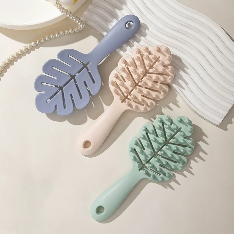 

Набор из 3-х расчесок для мытья волос в форме листа, случайные цвета, расческа для мытья волос с длинной ручкой и вырезами в форме листа для домашнего использования, массажная расческа для кожи головы для мужчин и женщин, специальная расческа для мытья во