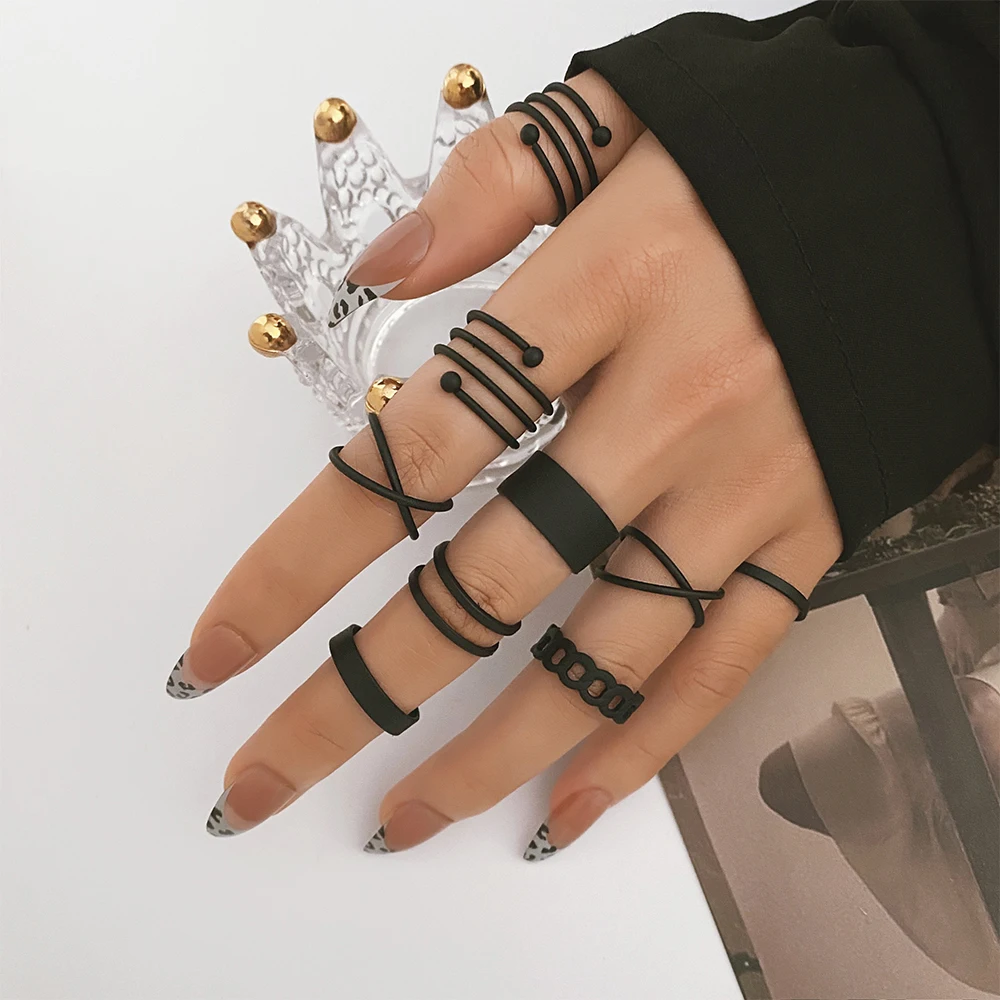 IPARAM Punk Gothic Black Finger Knuckle Ring Set For Women Vintage Minimalist Geometric Chain Wide Ring Fashion Jewelry Gift