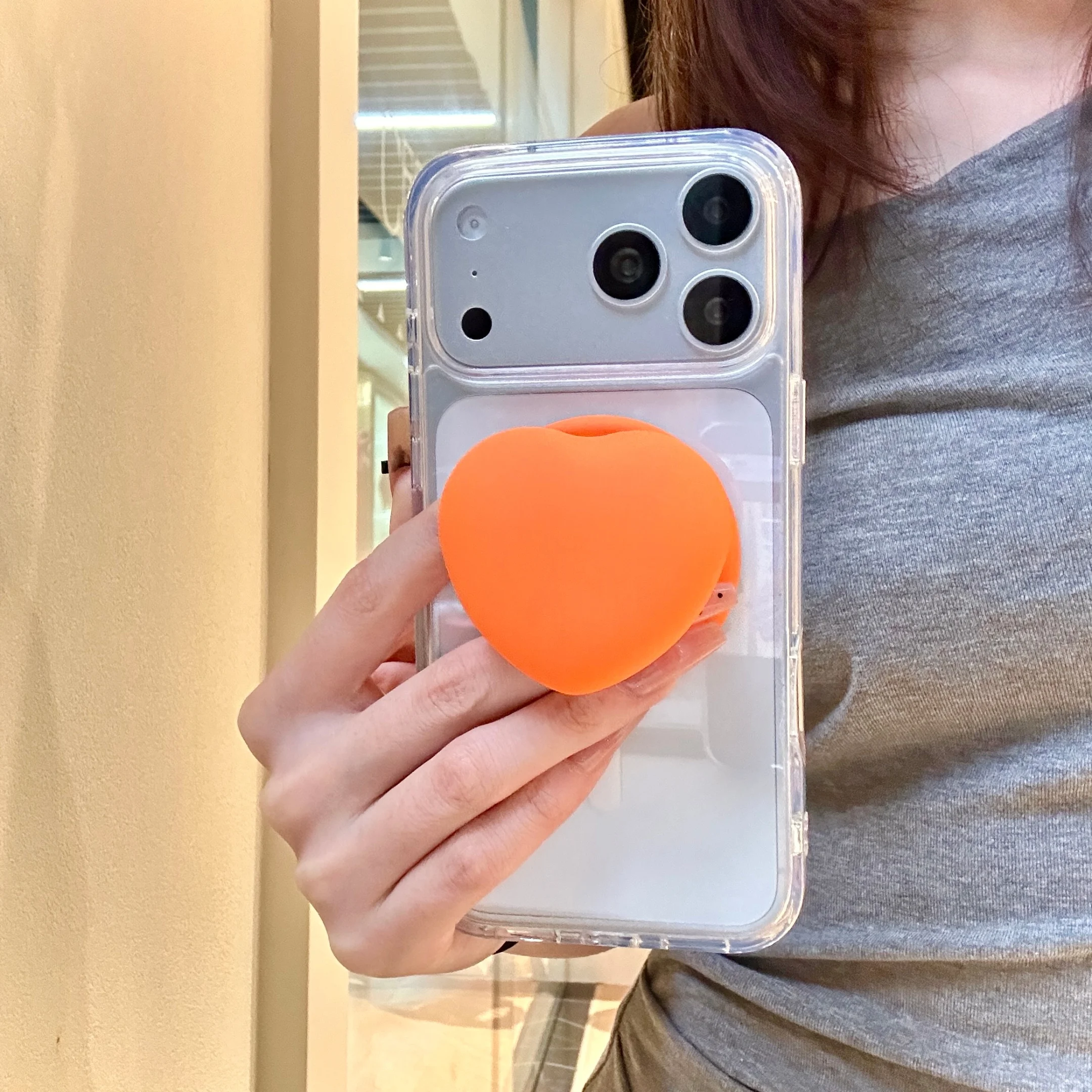

Exquisite Liquid Silicone Hearts Magnetic Phone Grip For iPhone 17 16 15 14 13 Pro Max Finger Bracket Holder Desktop Holder