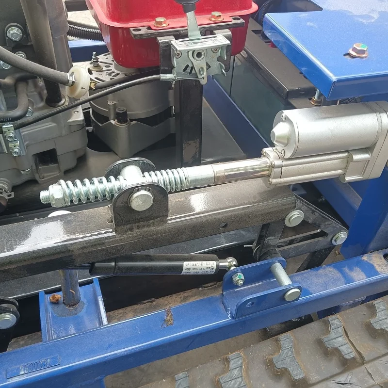 مبيعات المصنع المخصصة المباشرة، جزازة العشب ذات التحكم عن بعد بدون دوران، محرك رباعي الأشواط يتوافق مع معايير الانبعاثات اليورو 5.