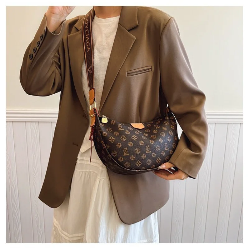 ​ Sac Hobo Vintage spacieux pour femmes 2025, sac à main à bandoulière multifonctionnel imprimé Signature, fourre-tout à large sangle pour le travail ​