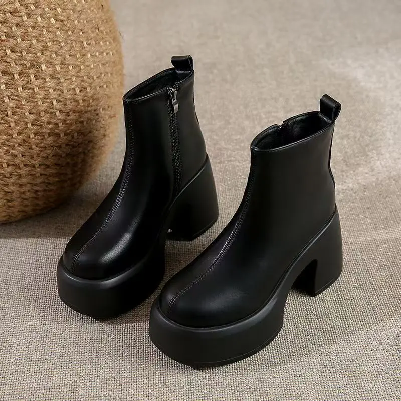 

Small Korean Fashion Boots for Women in Autumn and Winter 2025 New Block Heel Women Super High Heel Temperament Booties