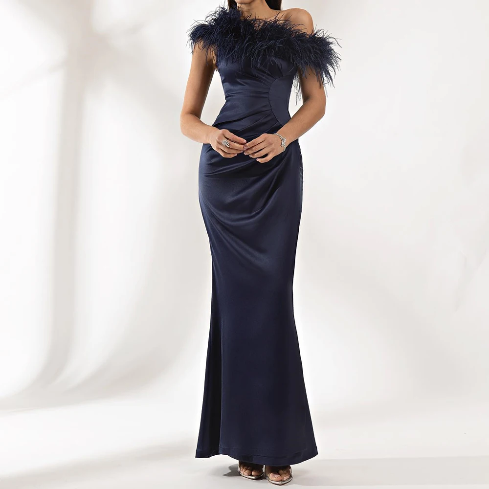 فستان سهرة بحورية البحر من الساتان بكتف واحد وريش بدون أكمام بطول الأرض فساتين حفلات عصرية في المملكة العربية السعودية