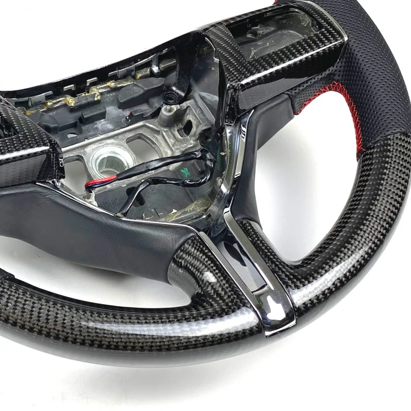 لعجلة القيادة مخصصة من ألياف الكربون لمازيراتي جيبلي/ليفانتي/كواتروبورتي