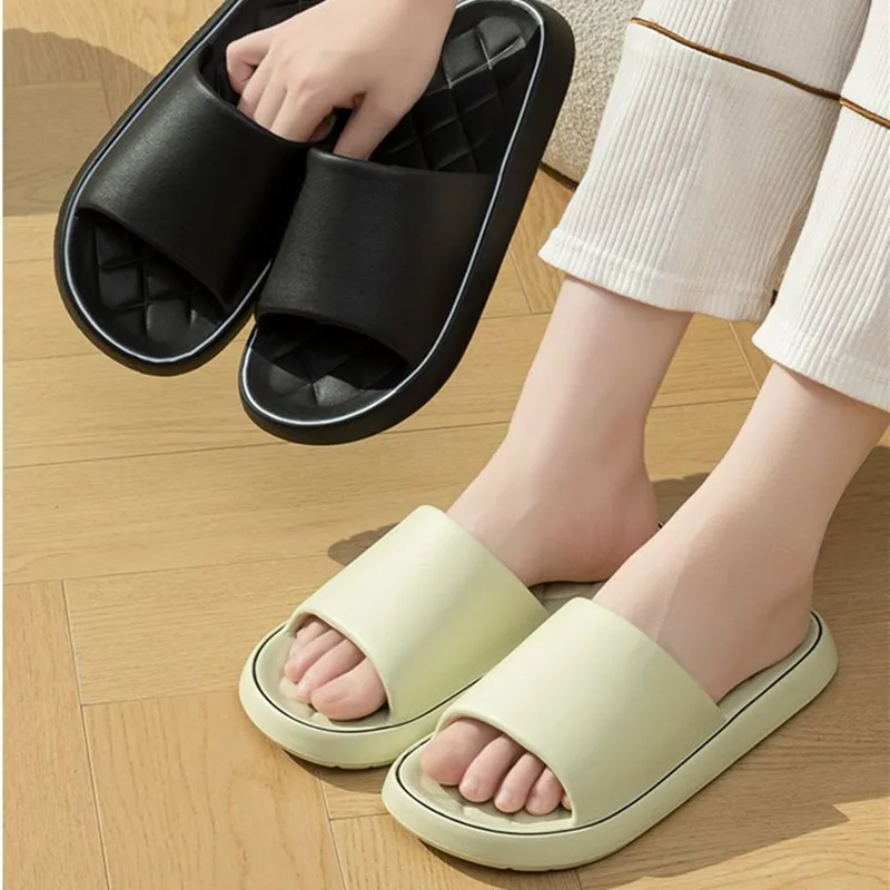 أحذية رجالي شباشب EVA خفيفة للغاية وناعمة وبسيطة موضة للجنسين أحذية مرنة قباقيب ملونة شباشب للحمام الداخلي