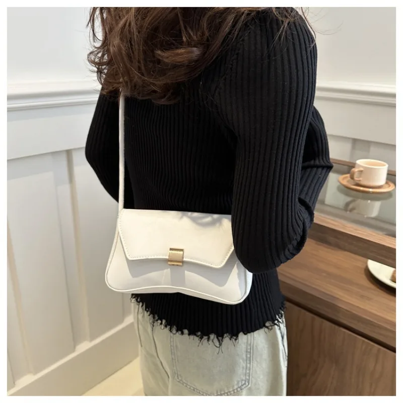 High-quality Shoulder Bag Women\'s 2024 New Baguette Retro Hand-held Armpit Shoulder Bag Foreign Girl One-shoulder Crossbody Bag