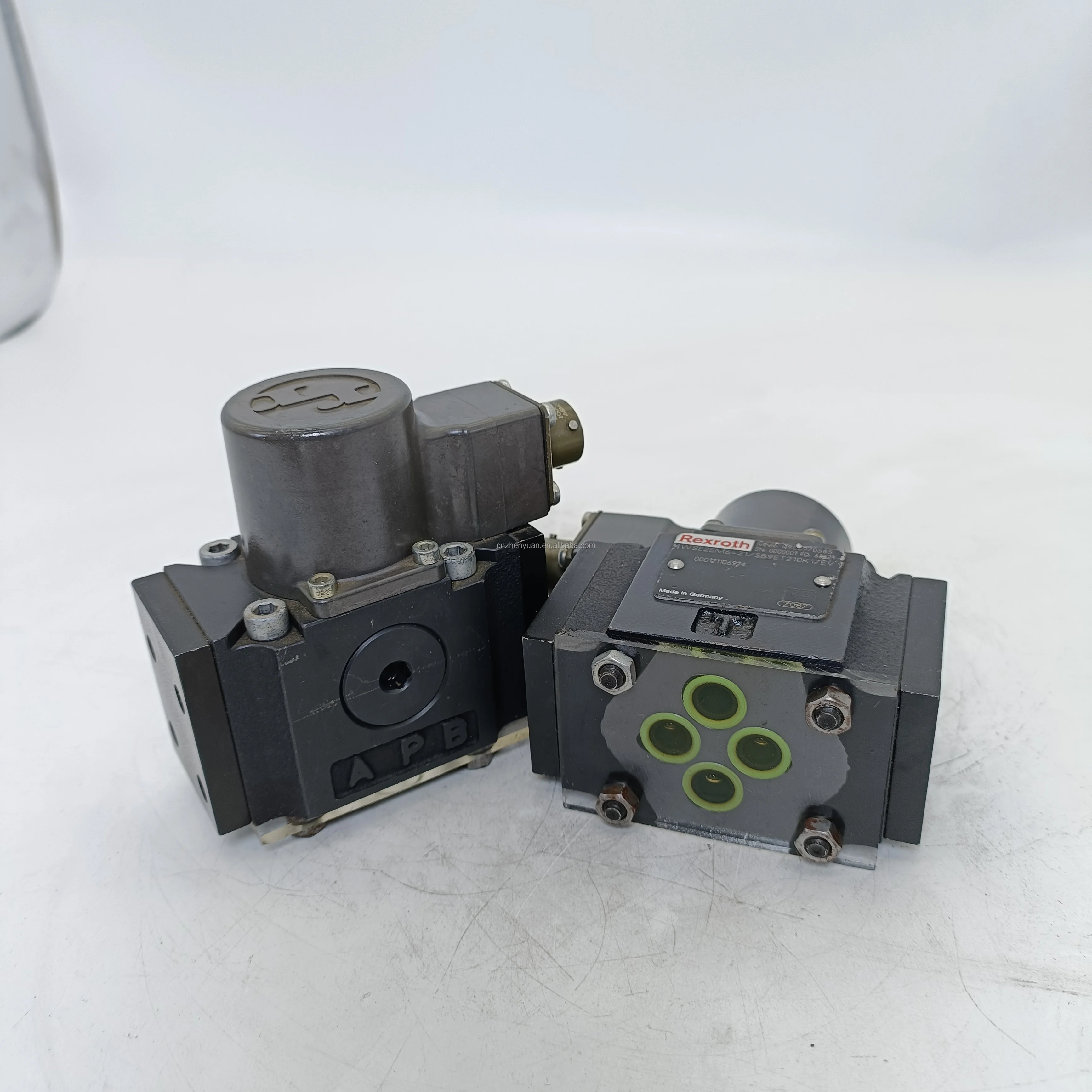 Hydraulic Servo Valve 4WS2EM 4WS2EM10 4WSE2EM105X4511E210K31EV R900942001 4WS2EM10-4X/60B2T315K8EV Hydraulic Proportional Valve