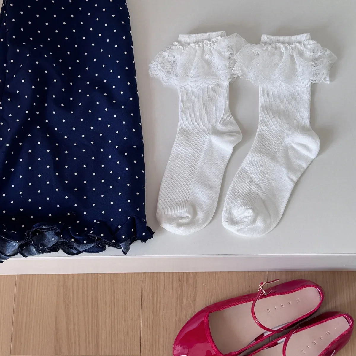 ถุงเท้าลูกไม้ใหม่สำหรับฤดูใบไม้ผลิและฤดูร้อน ขอบใหญ่ สีพื้น สไตล์บัลเล่ต์ ความยาวกลางน่อง ถุงเท้าผู้หญิงสไตล์เจ้าหญิง ทำจากผ้าฝ้าย