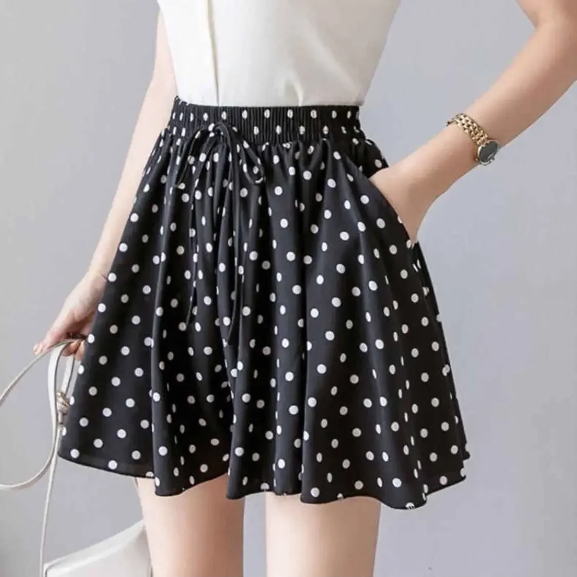 

Women's Summer Chiffon Floral Divided Shorts Leisure Loose Polka Dot Print High Waist Thin Wide Leg Shorts A49