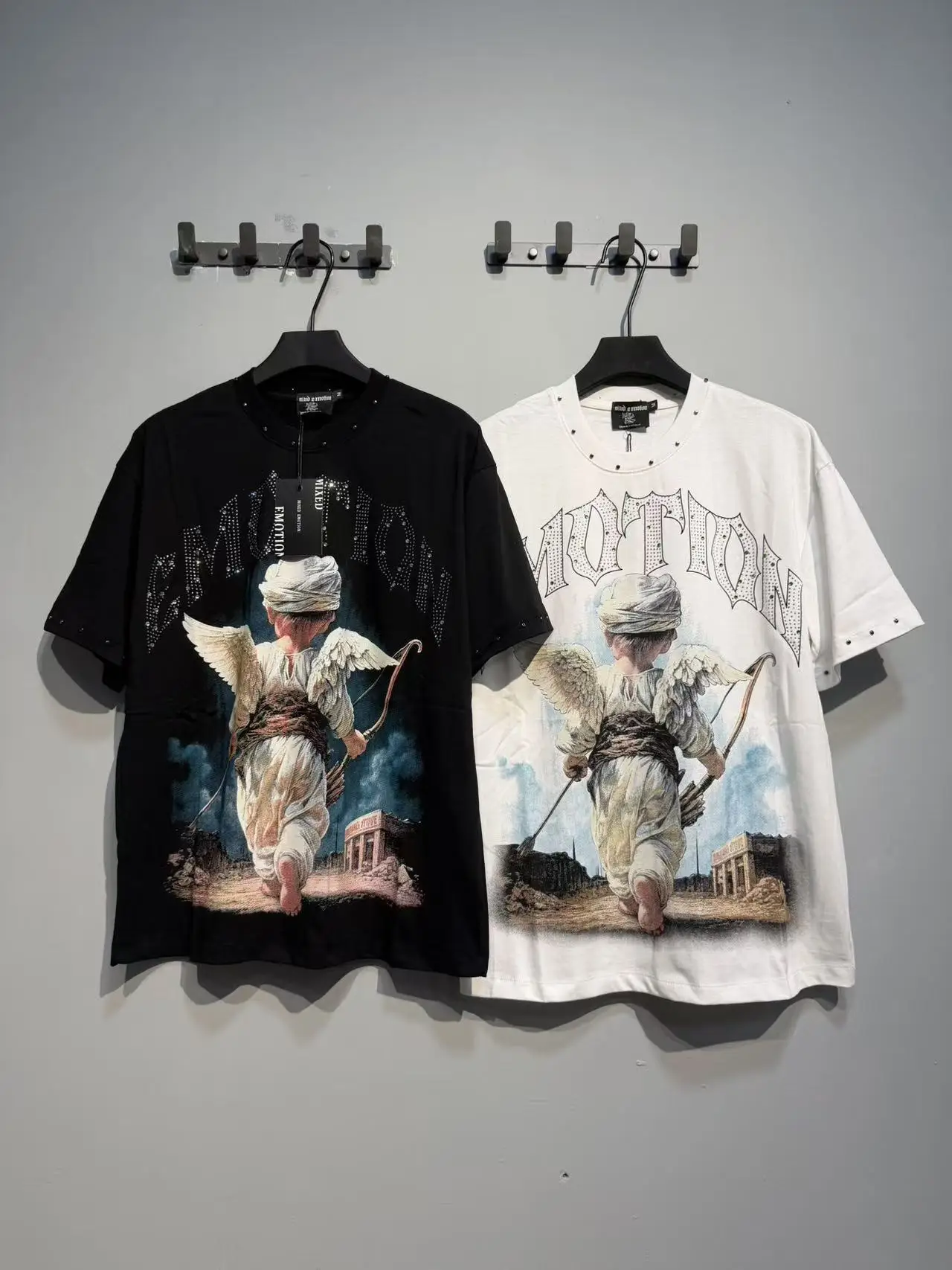 

Футболка с круглым вырезом в американском стиле, с принтом «Ретро-ангел» и стразами, свободного кроя, из смесового хлопка, повседневная