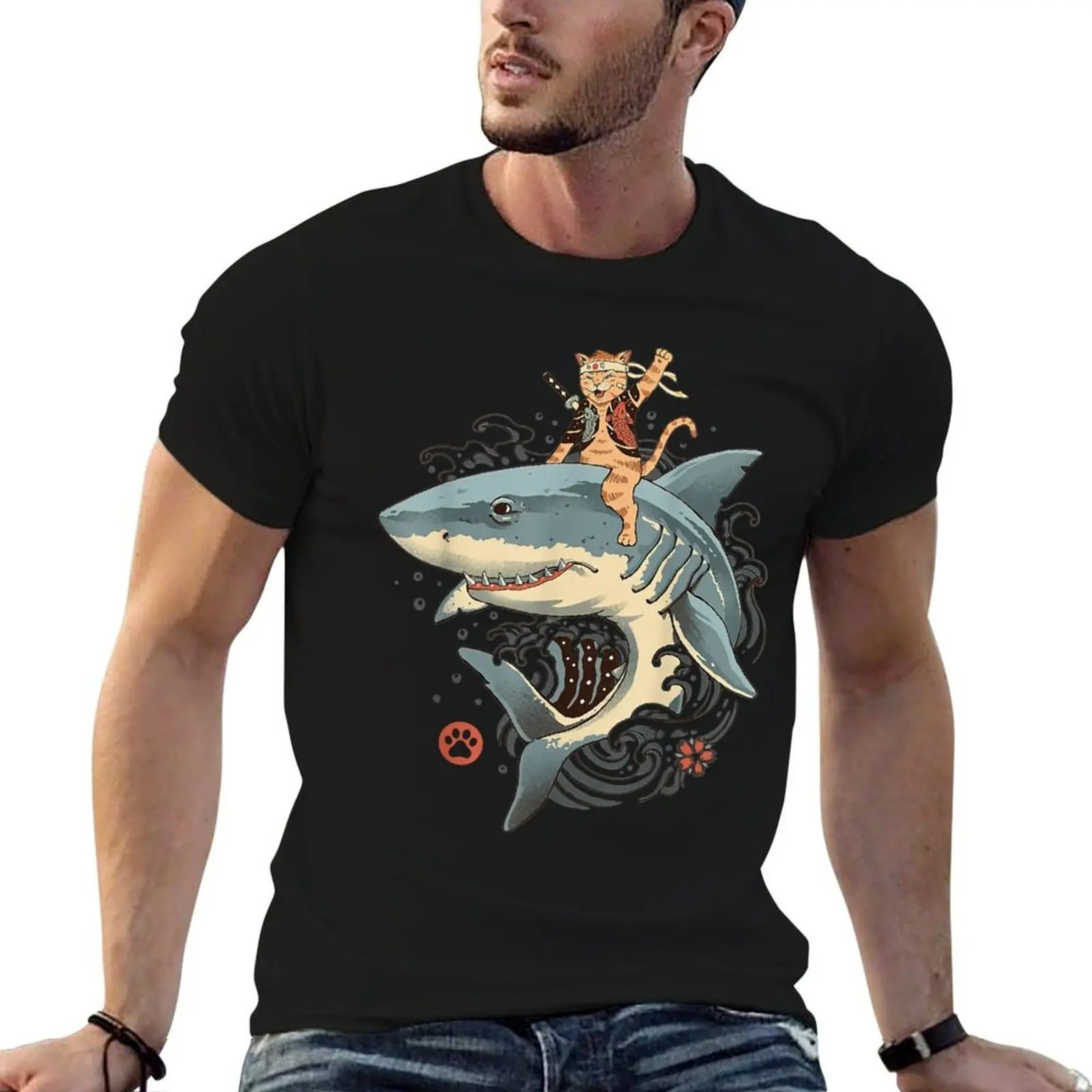 Gatos Catana Ninja Engraçados e Fofos Montando em Tubarão. Camiseta masculina 100% algodão, camiseta de luxo para homem.