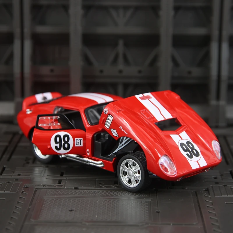1: 32 simulation Ford Shelby Cobra alloy car model, doors and engine hood, trunk can be opened has sound and lighting