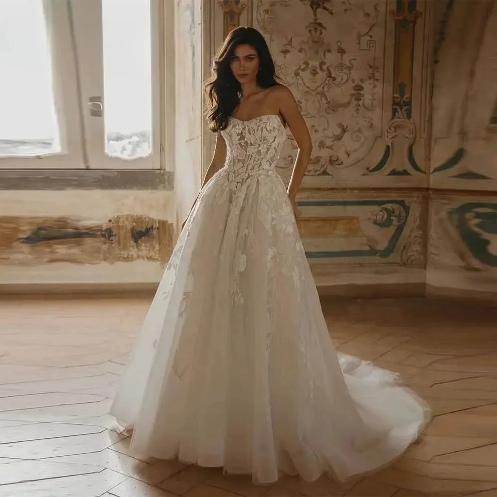 Vintage Strapless Wedding Dresses for Bride with Appliques Sleeveless Zipper Sweetheart Pleat Vestido De Novia Customized