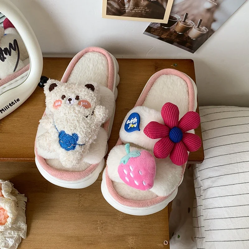 

2025 детские повседневные плюшевые тапочки для девочек и мальчиков, зимняя новая модная нескользящая универсальная обувь в корейском стиле с мягкой подошвой