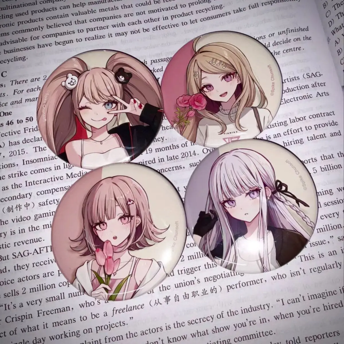 دانغانرونا نانامي شياكي اينوشيما جونكو كيريجيري كيوكو كايد أكاماتسو شارة معدنية ديكور للطاولات #1